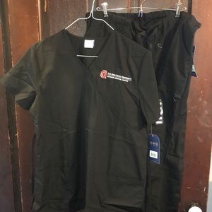 Ohio State Wexner medical Center black scrubs size medium
